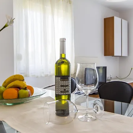 Apartment Fuer 4 Personen Ca 90 Qm In Fazana, Istrien Istrische Riviera *