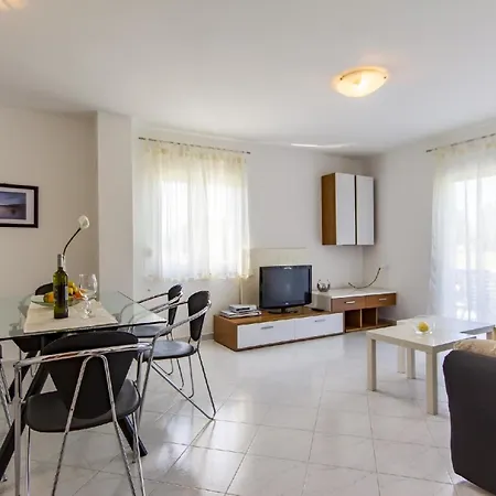 Apartment Fuer 4 Personen Ca 90 Qm In Fazana, Istrien Istrische Riviera