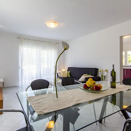 Fuer 4 Personen Ca 90 Qm In Fazana, Istrien Istrische Riviera Apartment *